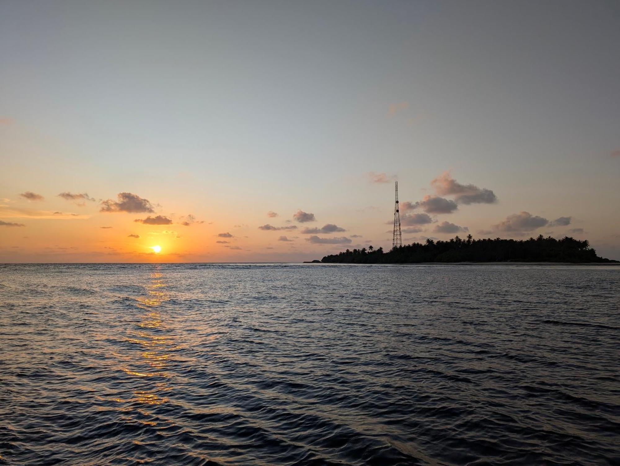 Sunny Breeze View Hotel Hangnaameedhoo Exterior photo